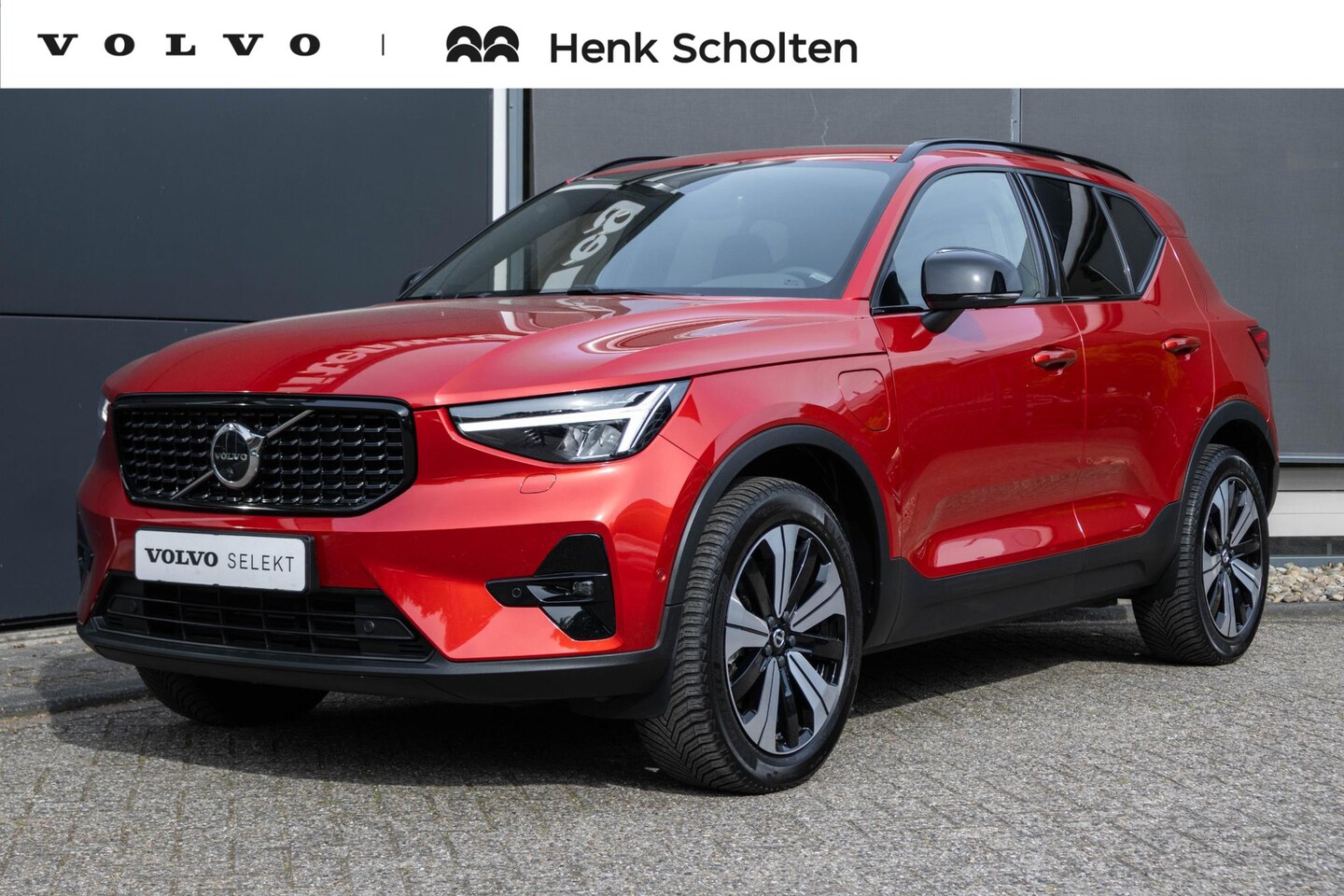 Volvo XC40 - T4 Automaat Recharge R-Design | Trekhaak | Panoramadak| Elektrisch bedienbare voorstoelen - AutoWereld.nl