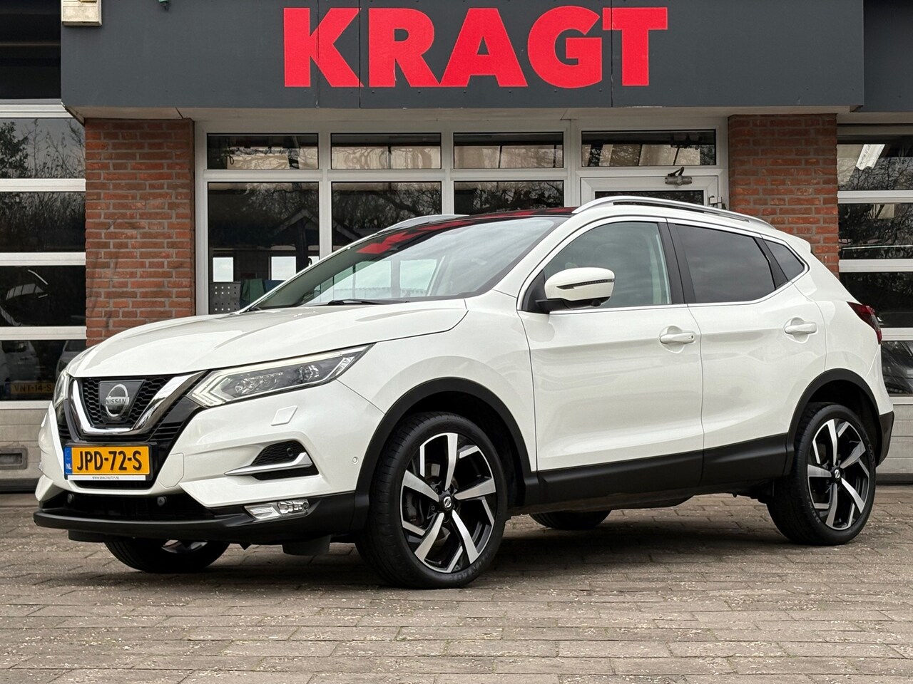 Nissan Qashqai - Tekna 1.2 116 pk - Panoramadak - 19" LMV - LED - - AutoWereld.nl