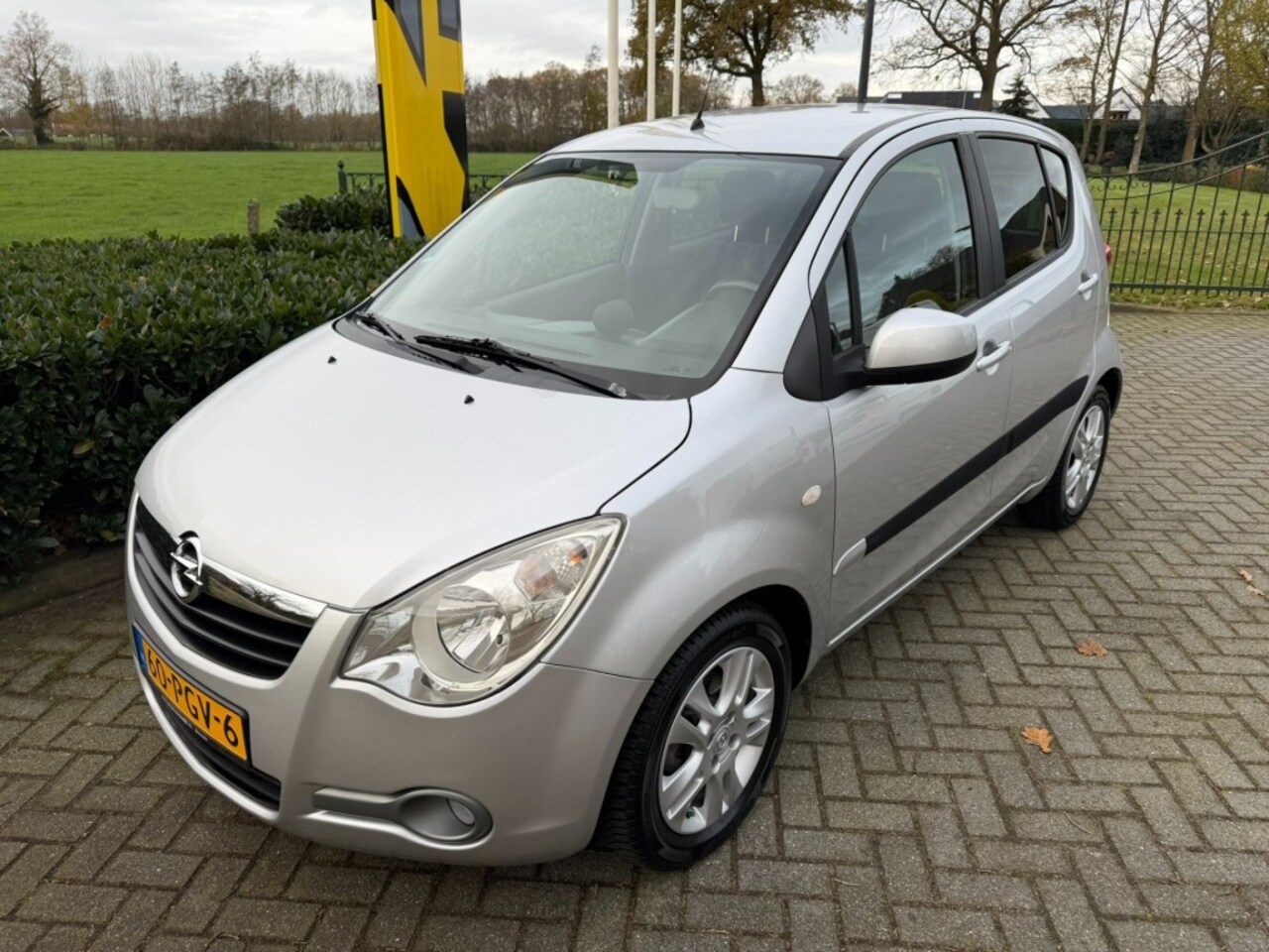Opel Agila - 1.2 69 kW Edition Airco - AutoWereld.nl
