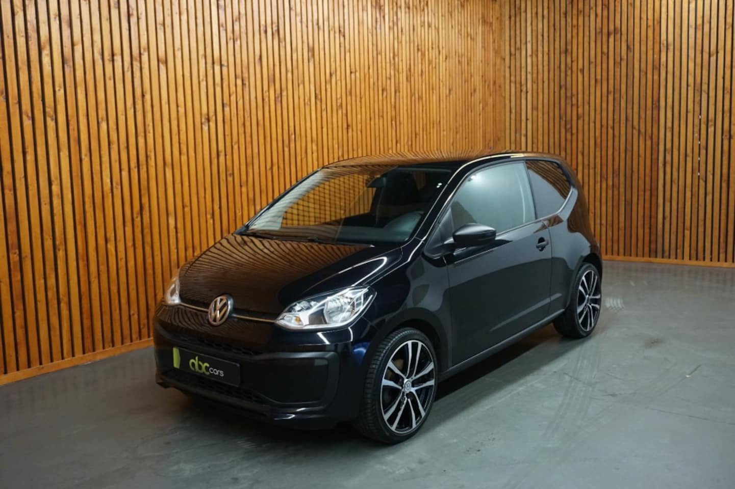 Volkswagen Up! - 1.0 BMT TAKE UP! AIRCO  / AUDIO / - AutoWereld.nl