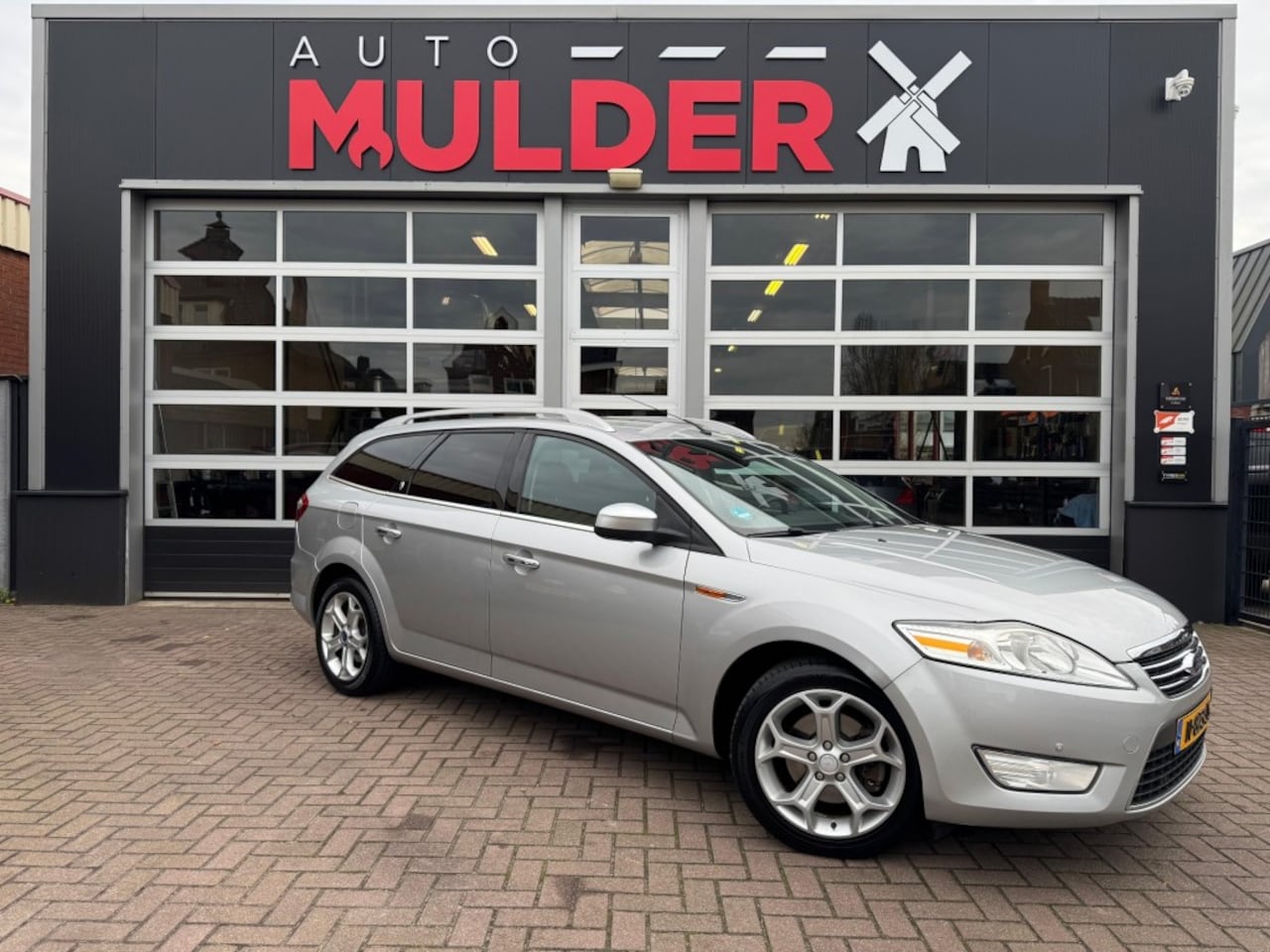 Ford Mondeo - 2.0-16V TREND GHIA / CRUISECONTROL / AIRCO / STOELVERW. / APK NIEUW! - AutoWereld.nl