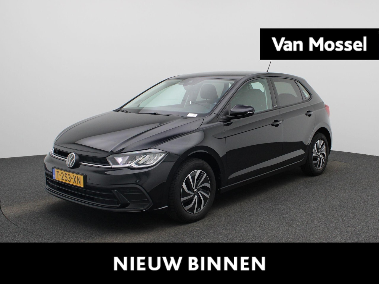 Volkswagen Polo - 1.0 TSI Life Automaat | 15 inch velgen | Parkeersensoren | Draadloze telefoonlader | Apple - AutoWereld.nl