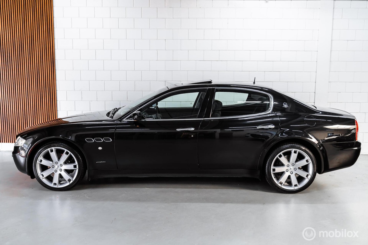 Maserati Quattroporte - 4.2 ZF AUT. OPENDAK ELEK STOELEN PDC CRUISE LED BLACK& BLACK & BLACK COMPLETE HISTORIE - AutoWereld.nl