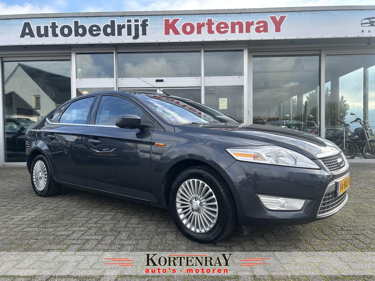 Ford Mondeo - 2.0-16V titanium ecc airco/pdc/cruise control/trekhaak/nieuwstaat - AutoWereld.nl