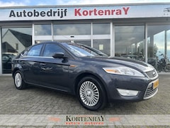 Ford Mondeo - 2.0-16V titanium ecc airco/pdc/cruise control/trekhaak/nieuwstaat
