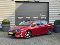 Toyota Prius - 1.8 Plug-in Executive | Navigatie | Camera | DAB | Lichtmetalen Velgen |
