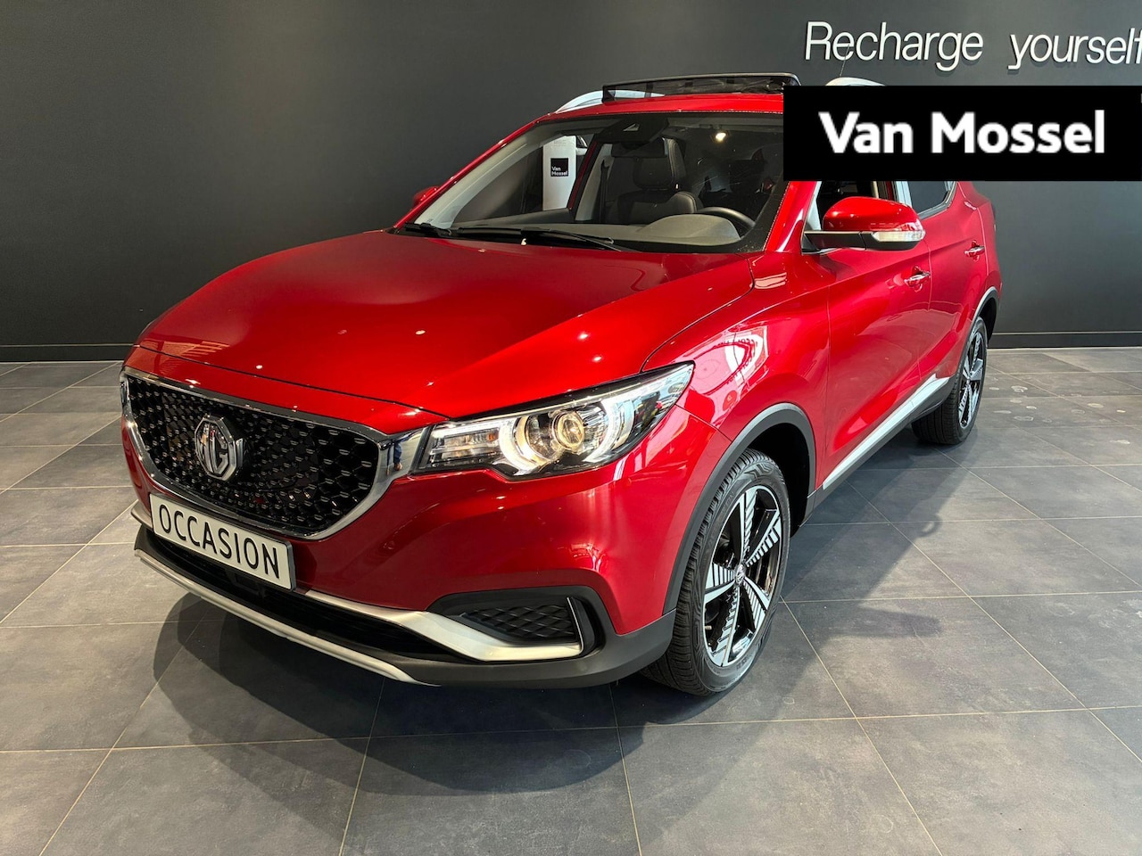 MG ZS - Luxury 45 kWh | EERSTE EIGENAAR | Carplay | Panorama dak | Airco | Lederenstoelen | Cruise - AutoWereld.nl