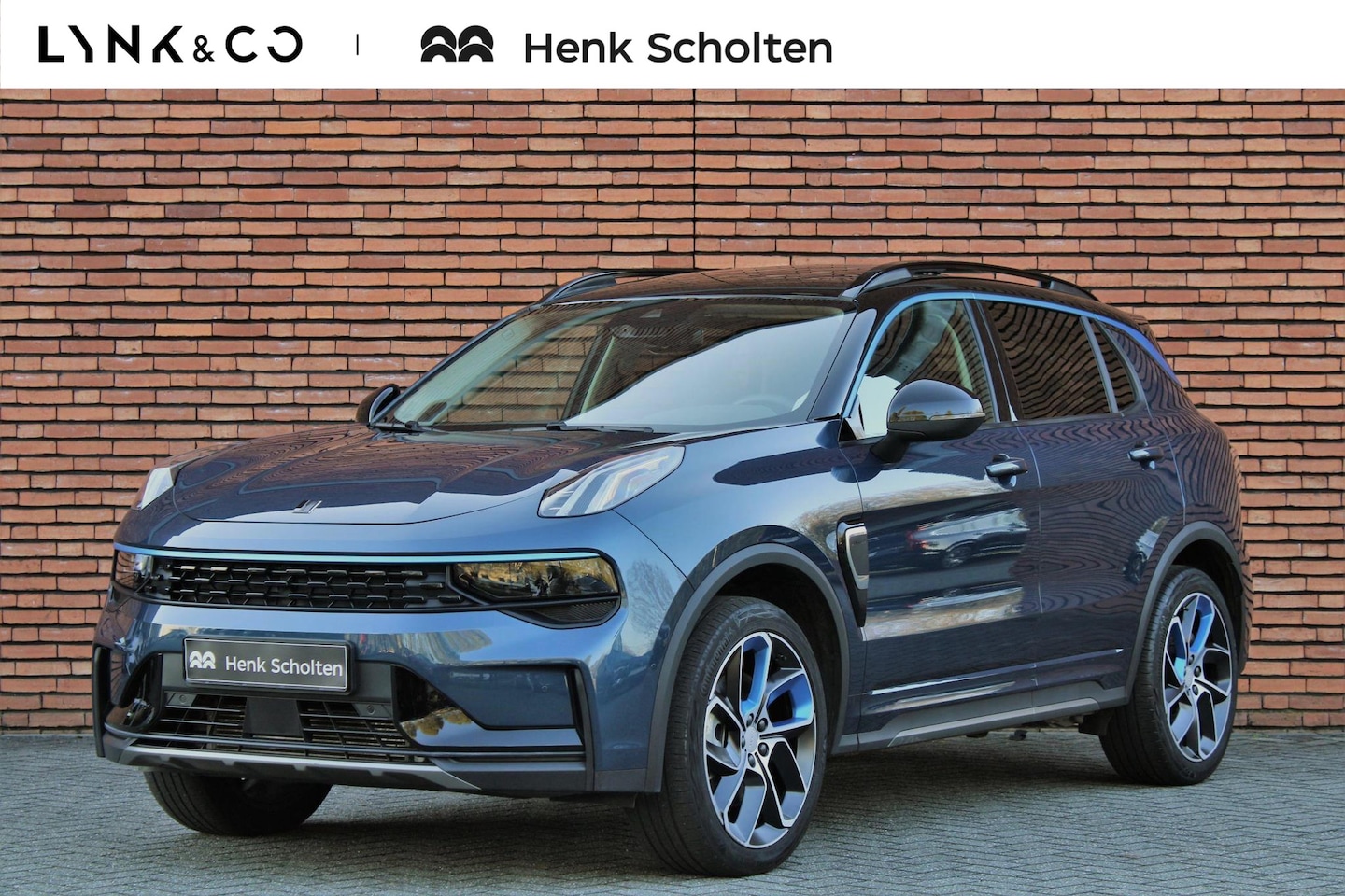 Lynk & Co 01 - 1.5 | Panoramisch Schuif-/Kantel -dak | Adaptieve cruise control | Elektrische achterklep - AutoWereld.nl