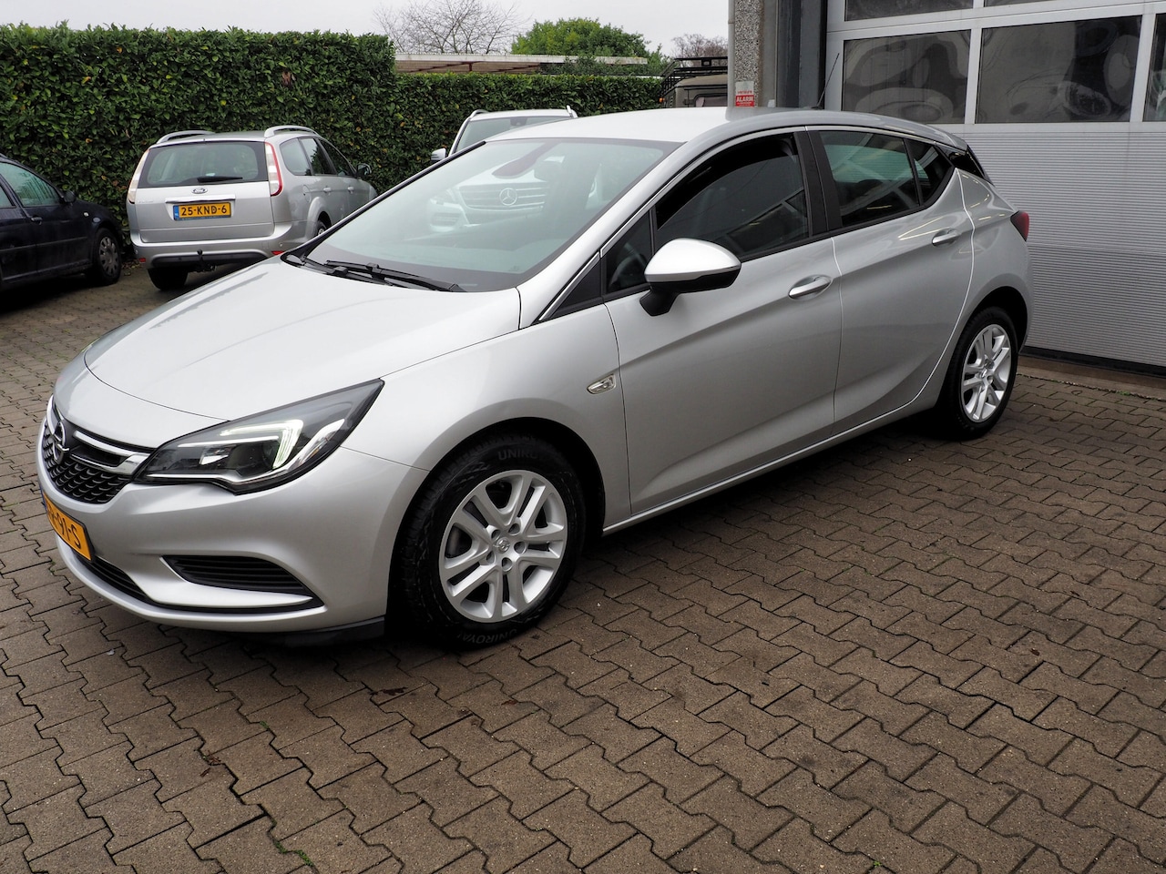 Opel Astra - 1.6 CDTI 110pk 120 Jaar Edition AIRCO CRUISE NAVI