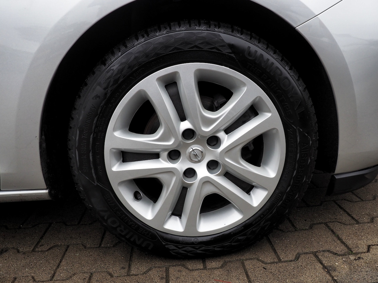 Opel Astra - 1.6 CDTI 110pk 120 Jaar Edition AIRCO CRUISE NAVI