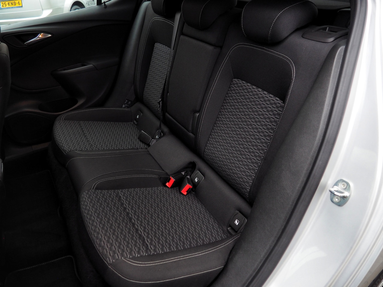 Opel Astra - 1.6 CDTI 110pk 120 Jaar Edition AIRCO CRUISE NAVI