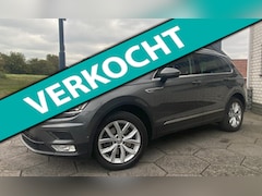 Volkswagen Tiguan - 2.0 TSI 4Motion Highline/ Elec.trekhaak/ Cam/ CC/ Premium Sound