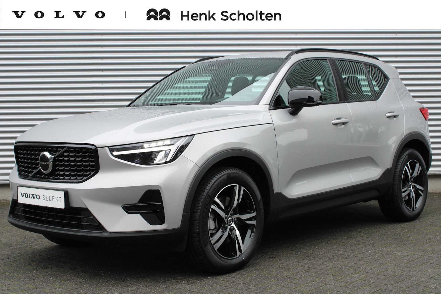 Volvo XC40 - B4 Automaat Plus Dark | Lichtmetalen Velgen 18" | Trekhaak Elektrisch Uitklapbaar | Verwar - AutoWereld.nl