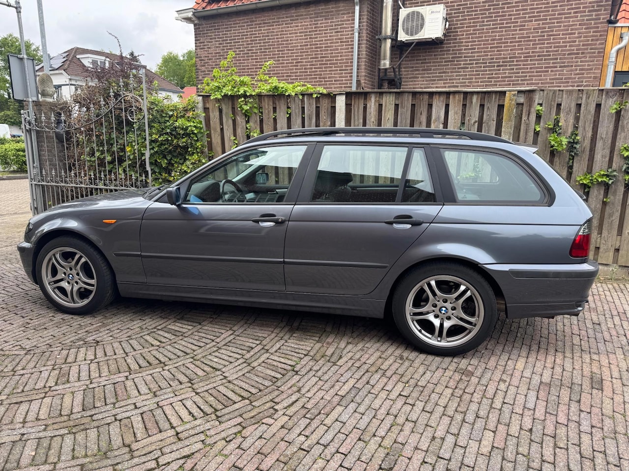 BMW 3-serie Touring - 318i 318i - AutoWereld.nl