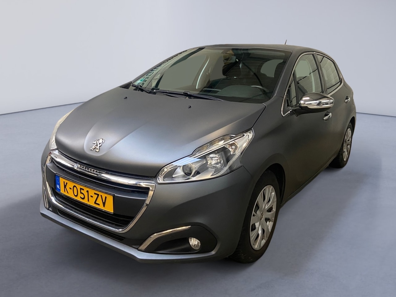Peugeot 208 - 1.2 PureTech Blue Lease Executive mat grijs - AutoWereld.nl