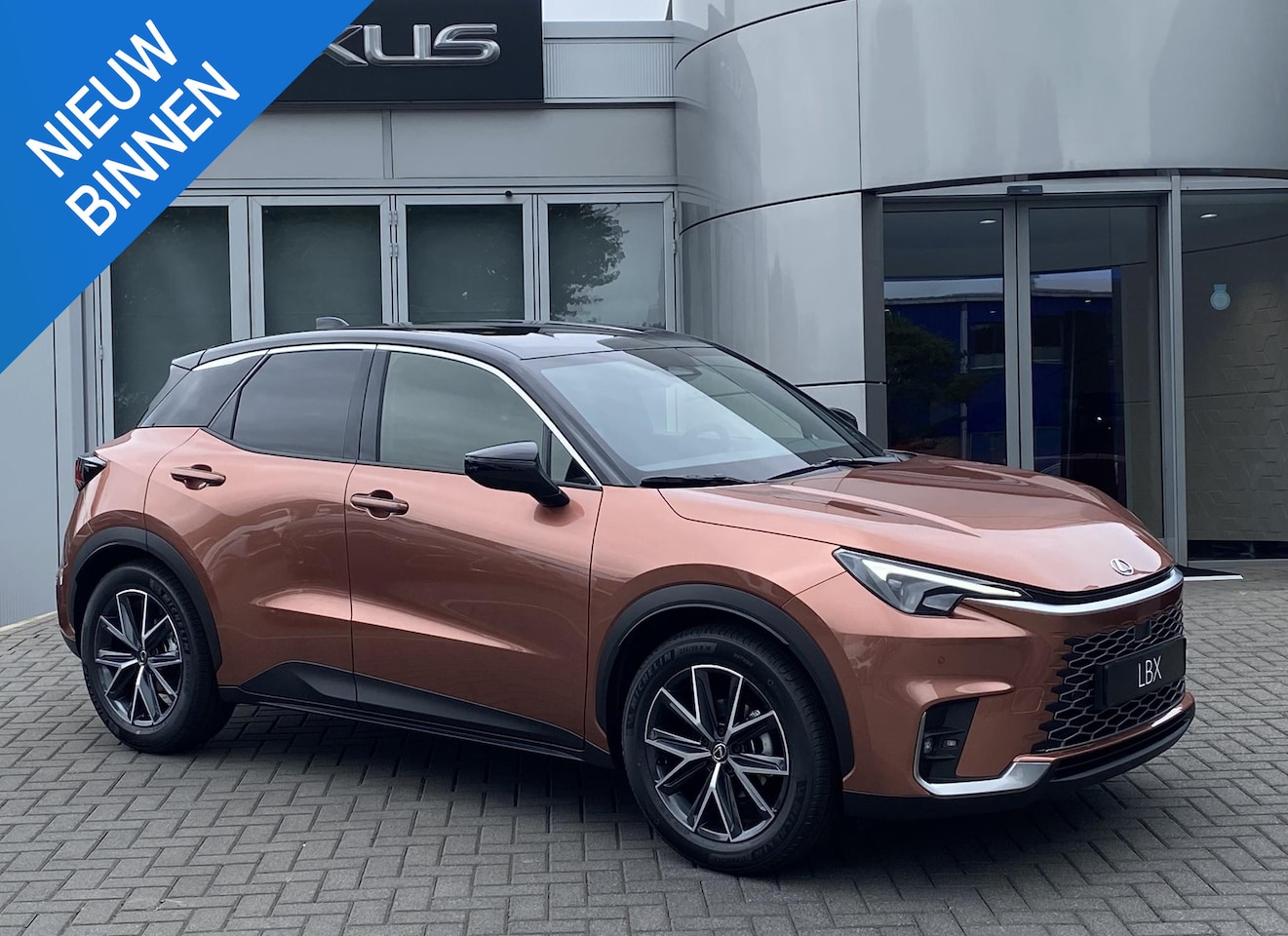 Lexus LBX - Emotion 2WD DIRECT LEVERBAAR PREMIUM PACK STOELVERW FULL-LED KEYLESS STOELVERW STUURVERW - AutoWereld.nl