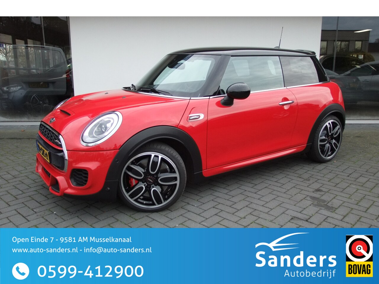 MINI John Cooper Works - Mini 2.0 Chili / NL auto/ 18 inch/ Camera/ Stoelverwarming/ 1ste eigenaar - AutoWereld.nl