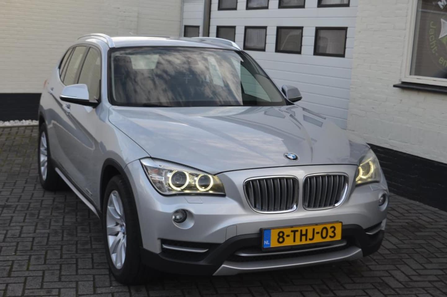 BMW X1 - SDrive20i Business Super Nieuwstaat - AutoWereld.nl