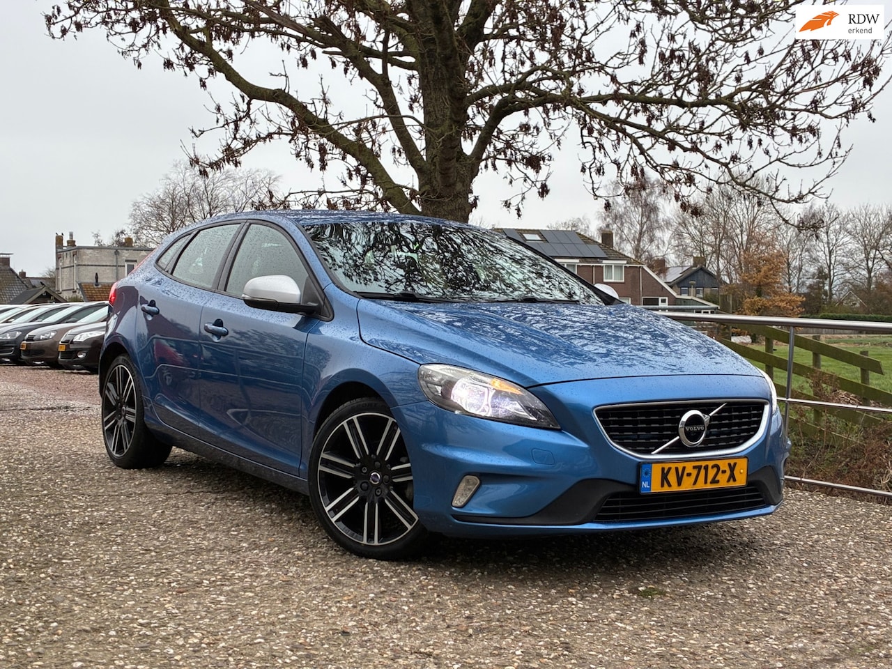 Volvo V40 - 2.0 D2 Inscription |R-Desing + Cruise + Navi + Clima Nu € 10.975,-!!! - AutoWereld.nl