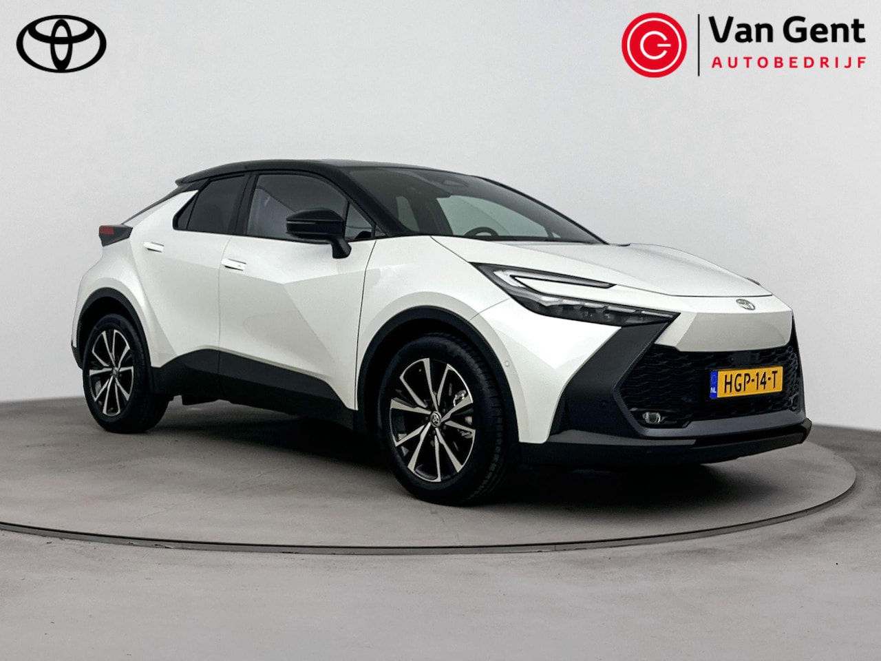 Toyota C-HR - 1.8 Hybrid 140 First Edition | Navigatie | 360 camera | Adaptive Cruise Control | Dodehoek - AutoWereld.nl