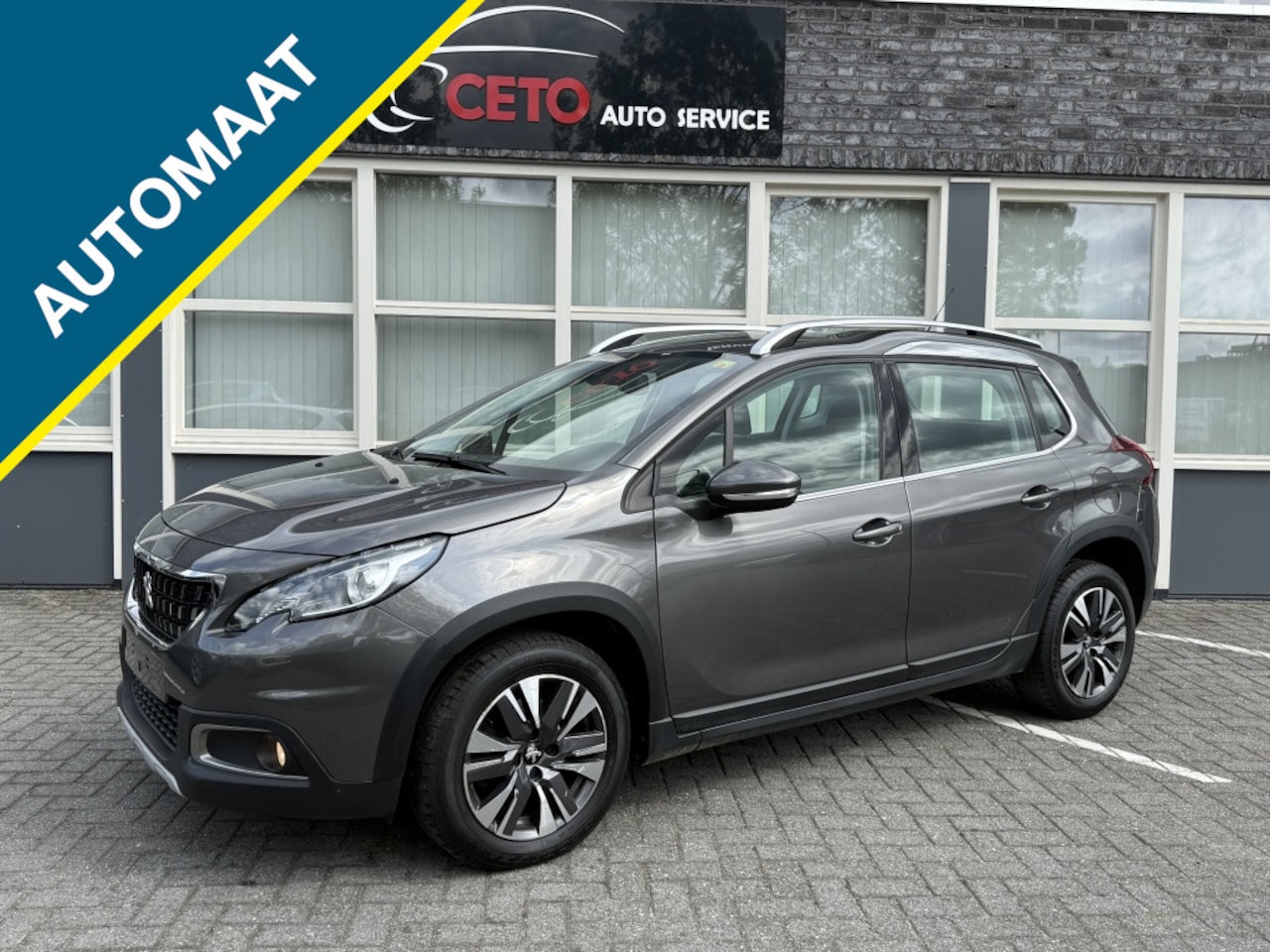 Peugeot 2008 - 1.2 PureTech Allure automaat - AutoWereld.nl