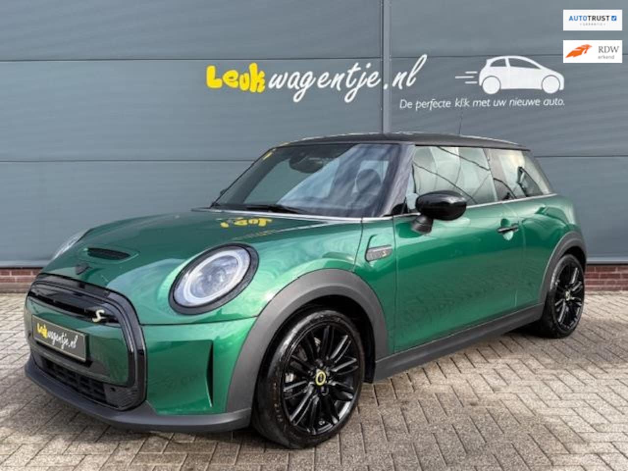 MINI Mini-Electric - Yours 33 kWh *carplay *leder *stoelverw. - AutoWereld.nl