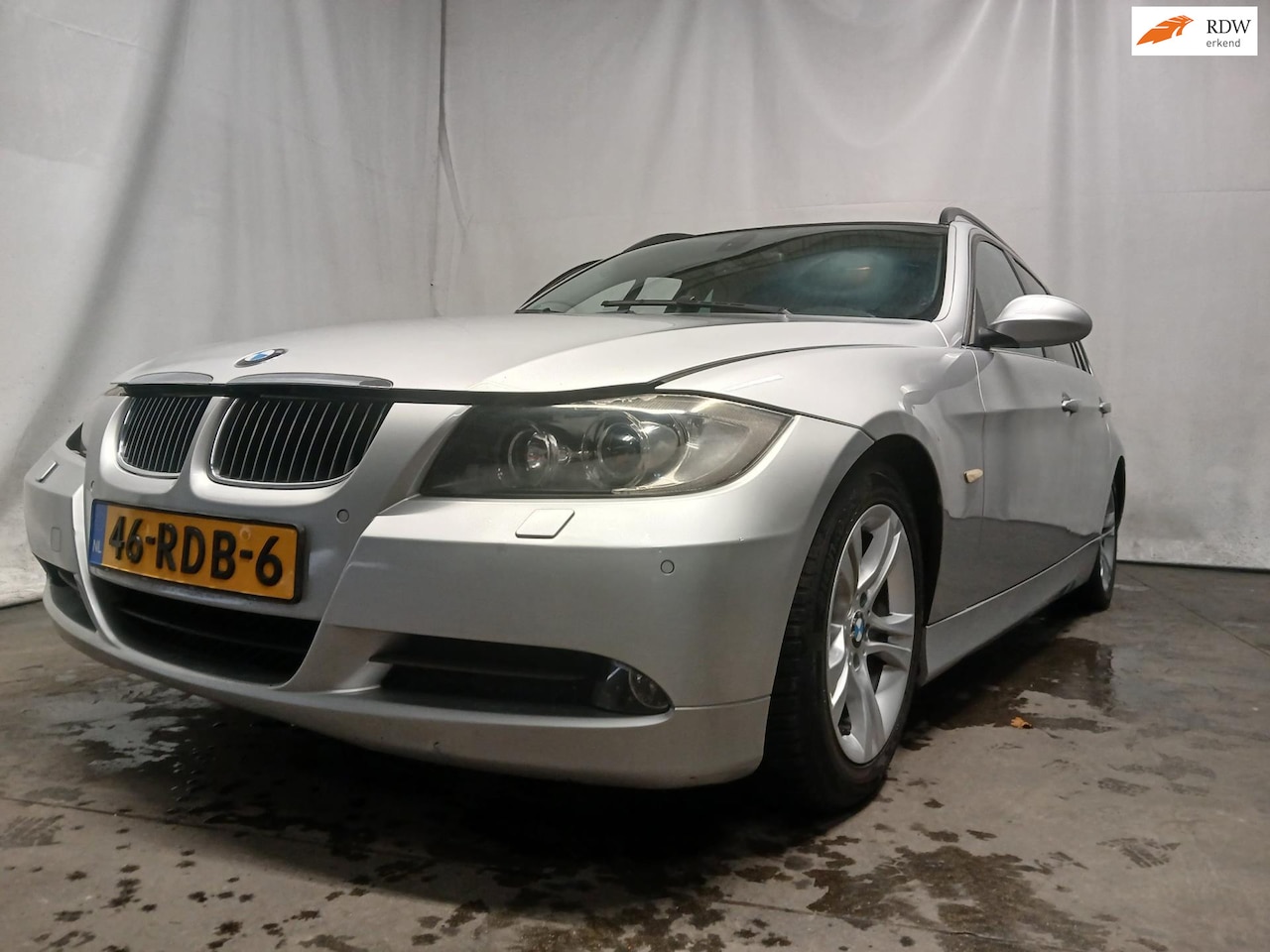 BMW 3-serie Touring - 325i Executive - Rechter Zijschade - Ophanging Schade - AutoWereld.nl