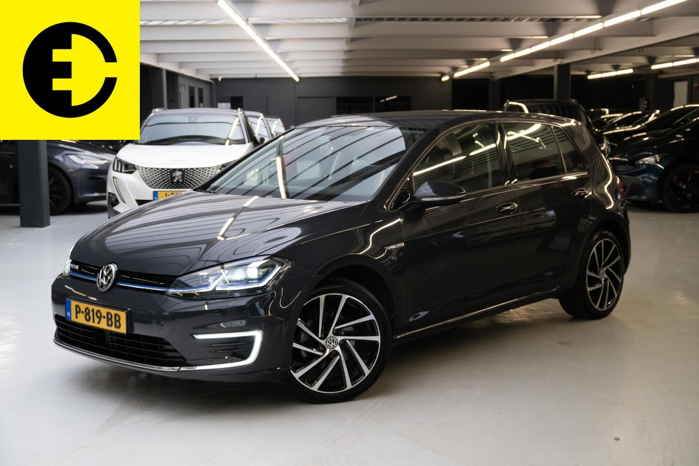 Volkswagen e-Golf - E-DITION | 93% SOH | Parkeersensoren | Keyless start - AutoWereld.nl