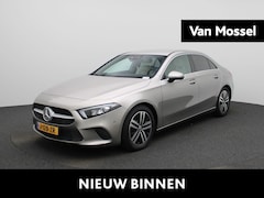 Mercedes-Benz A-klasse - 180 Business Solution Luxury | TREKHAAK | STOELVERWARMING | NAVIGATIE | BLUETOOTH | PARKEE