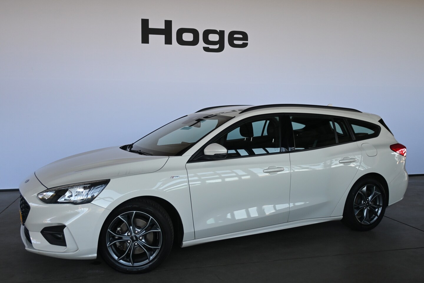 Ford Focus Wagon - 1.0 EcoBoost Hybrid ST Line Business Navigatie Stuur/Stoelverwarming Inruil Mogelijk! - AutoWereld.nl