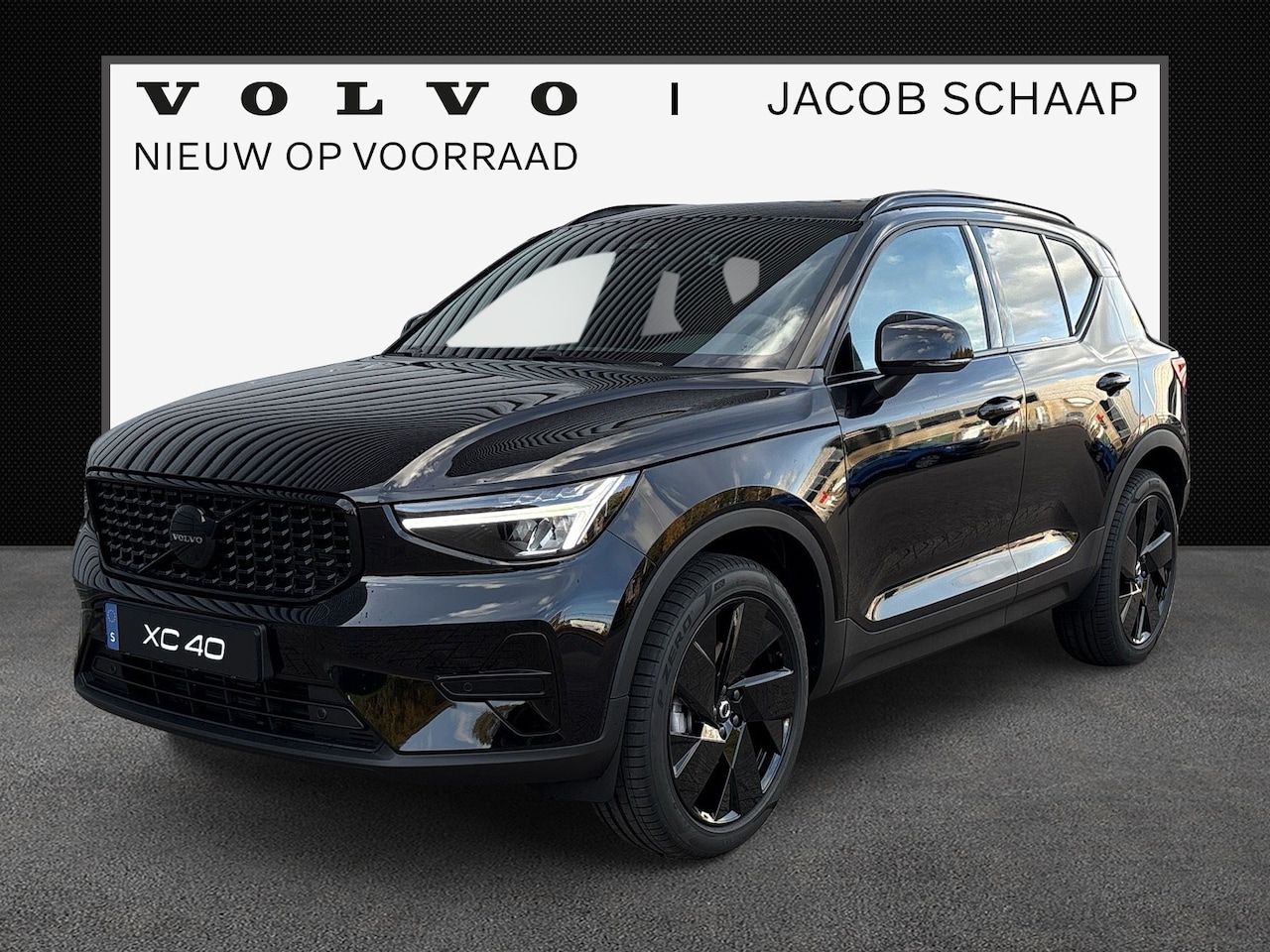 Volvo XC40 - 2.0 B4 Plus Black Edition Harman/Kardon / Panoramadak / Elektr. stoelen / Achteruitrijcame - AutoWereld.nl