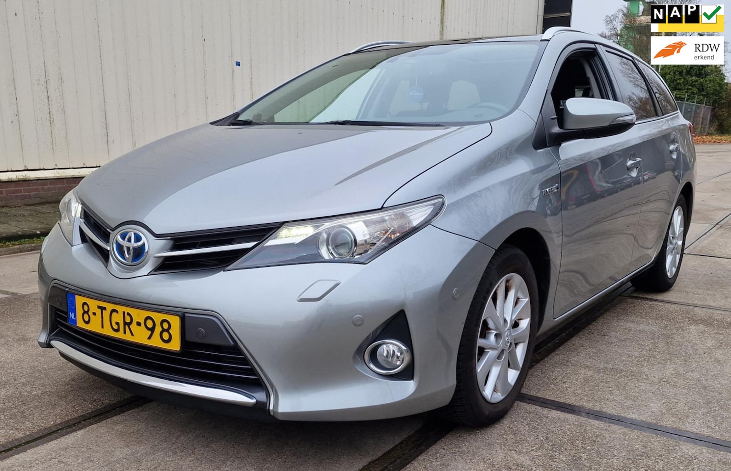 Toyota Auris Touring Sports - 1.8 Hybrid **Automaat** - AutoWereld.nl