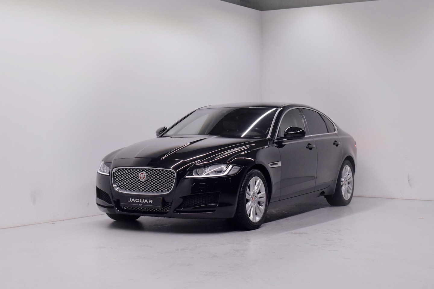 Jaguar XF - 2.0 Prestige | Dealer ond. | Org. NL | Cruise | - AutoWereld.nl