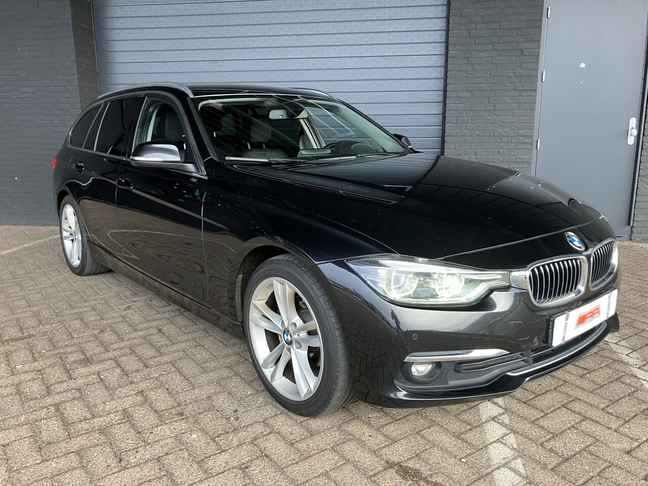 BMW 3-serie Touring - 318d Executive XENON-LEDER-NAVI - AutoWereld.nl