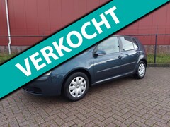 Volkswagen Golf - 1.6 FSI Trendline