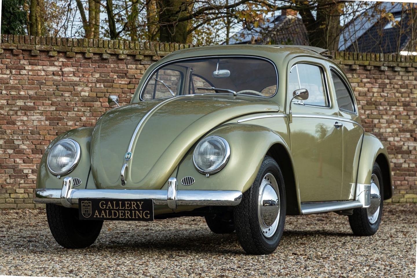 Volkswagen Beetle - Oval Ragtop "Total ground up restoration" Fully restored - "Driven by enthusiasm and perfe - AutoWereld.nl
