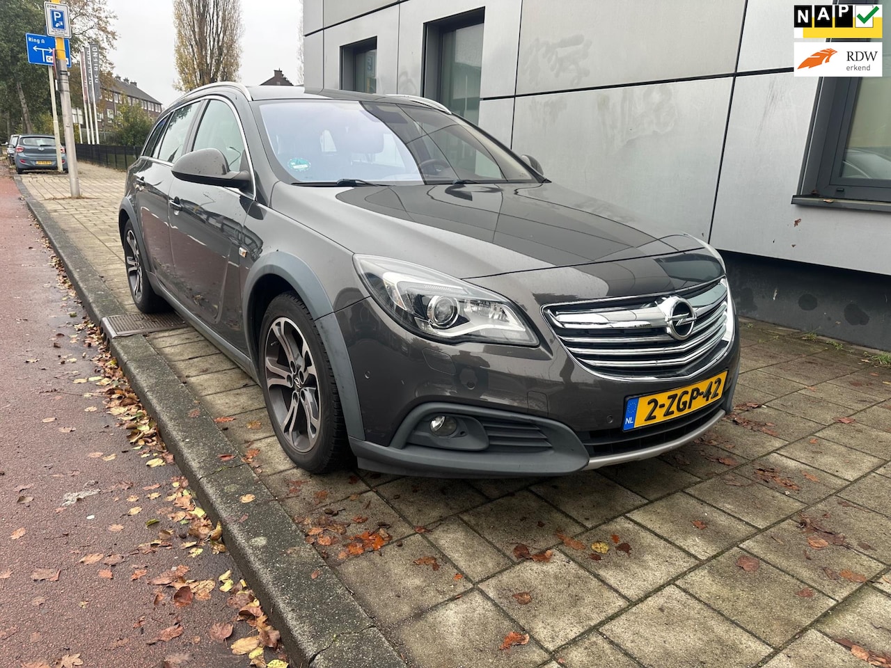 Opel Insignia Country Tourer - 1.6 T 2x4 Navi NAP Xenon PDC - AutoWereld.nl