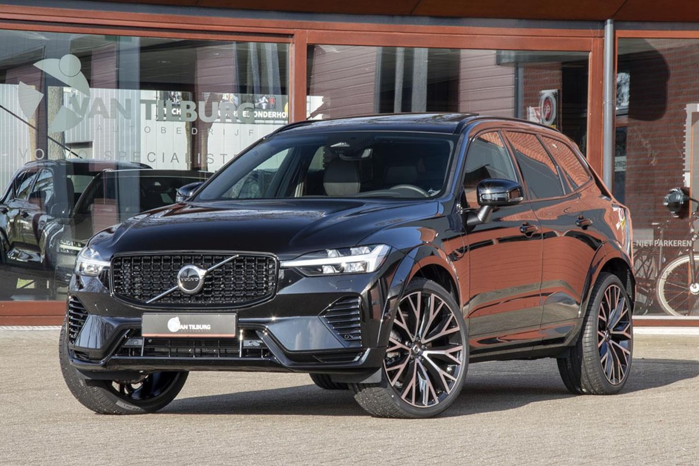 Volvo XC60 - 2.0 RECHARGE T6 AWD ULTIMATE DARK LONG RANGE - AutoWereld.nl