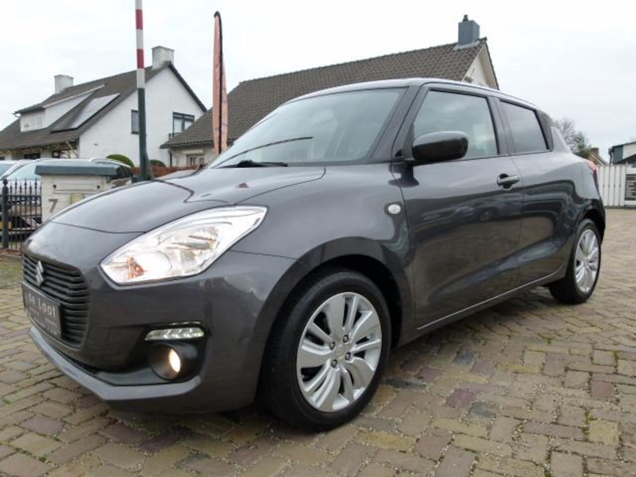 Suzuki Swift - 1.2 Select Smart Hybrid 1.2 Select Smart Hybrid, LMV/CARPLAY/CAMERA - AutoWereld.nl