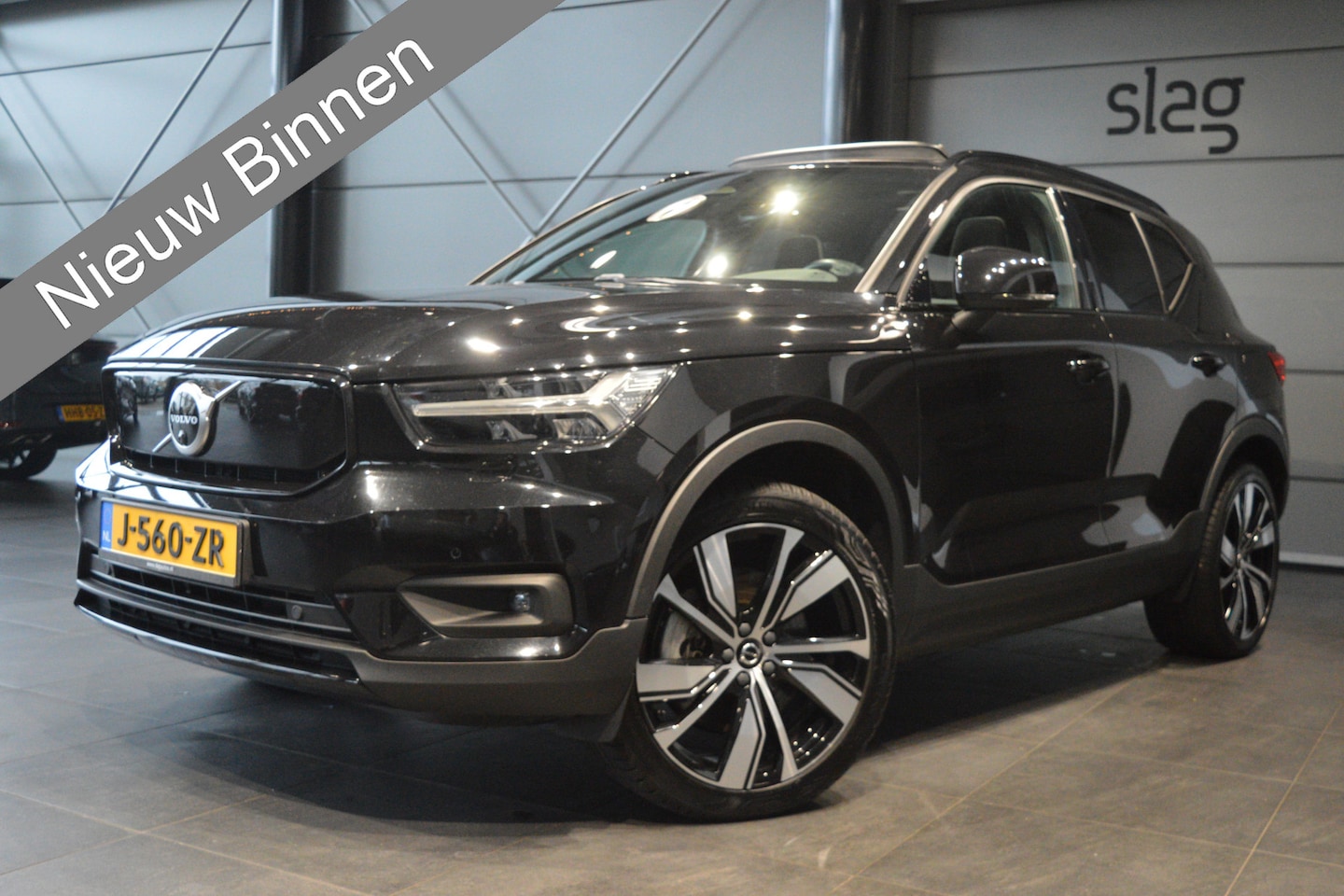 Volvo XC40 - Recharge P8 AWD R-Design pano Harman Kardon 20 inch !! - AutoWereld.nl