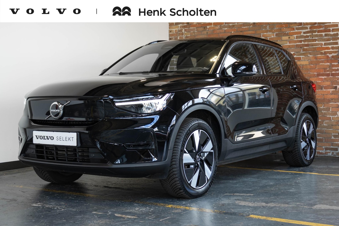 Volvo XC40 - Single Motor Extended Range Plus 82 kWh | Stuur- en stoelverwarming | Wegklapbare trekhaak - AutoWereld.nl