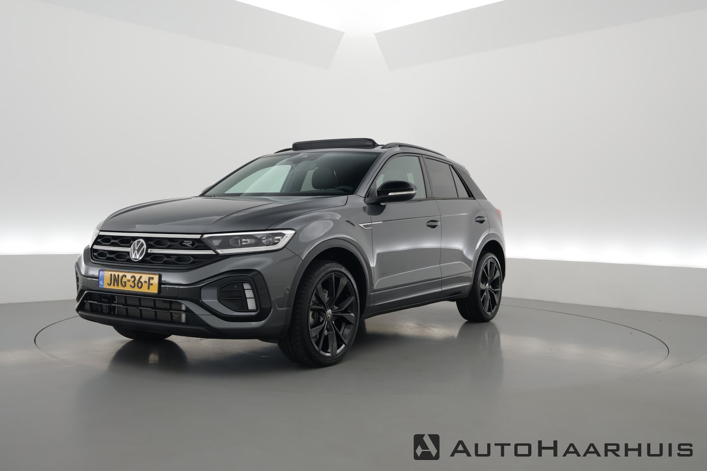 Volkswagen T-Roc - 1.5 TSI R-Line Black Style | Pano | Adapt. Cruise | 19'' | IQ. Light | Camera | Afn. Trekh - AutoWereld.nl