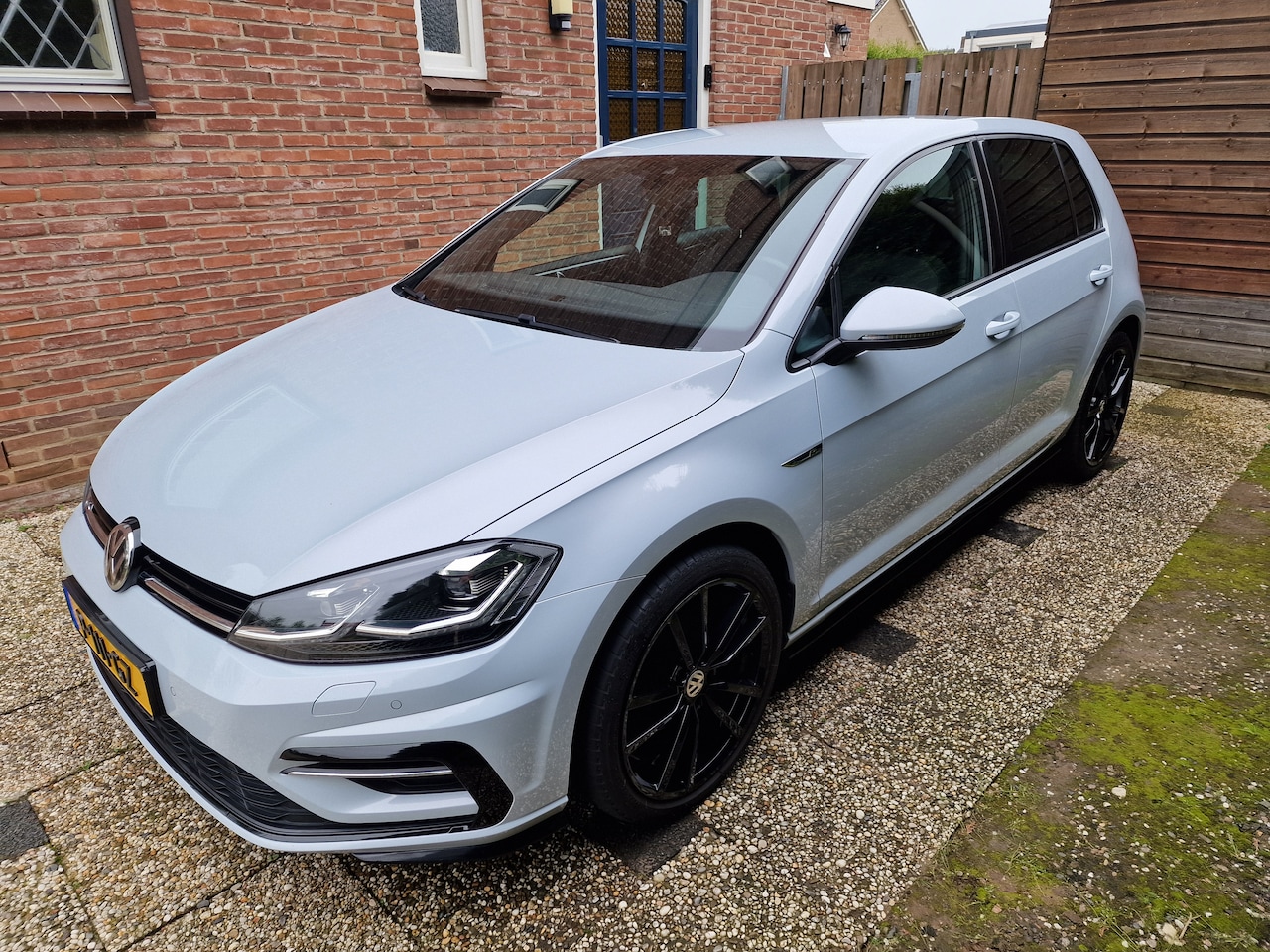 Volkswagen Golf - 1.4 TSI Highline Business R DSG, R-Line, 3x-R-line, FULL LED, - AutoWereld.nl