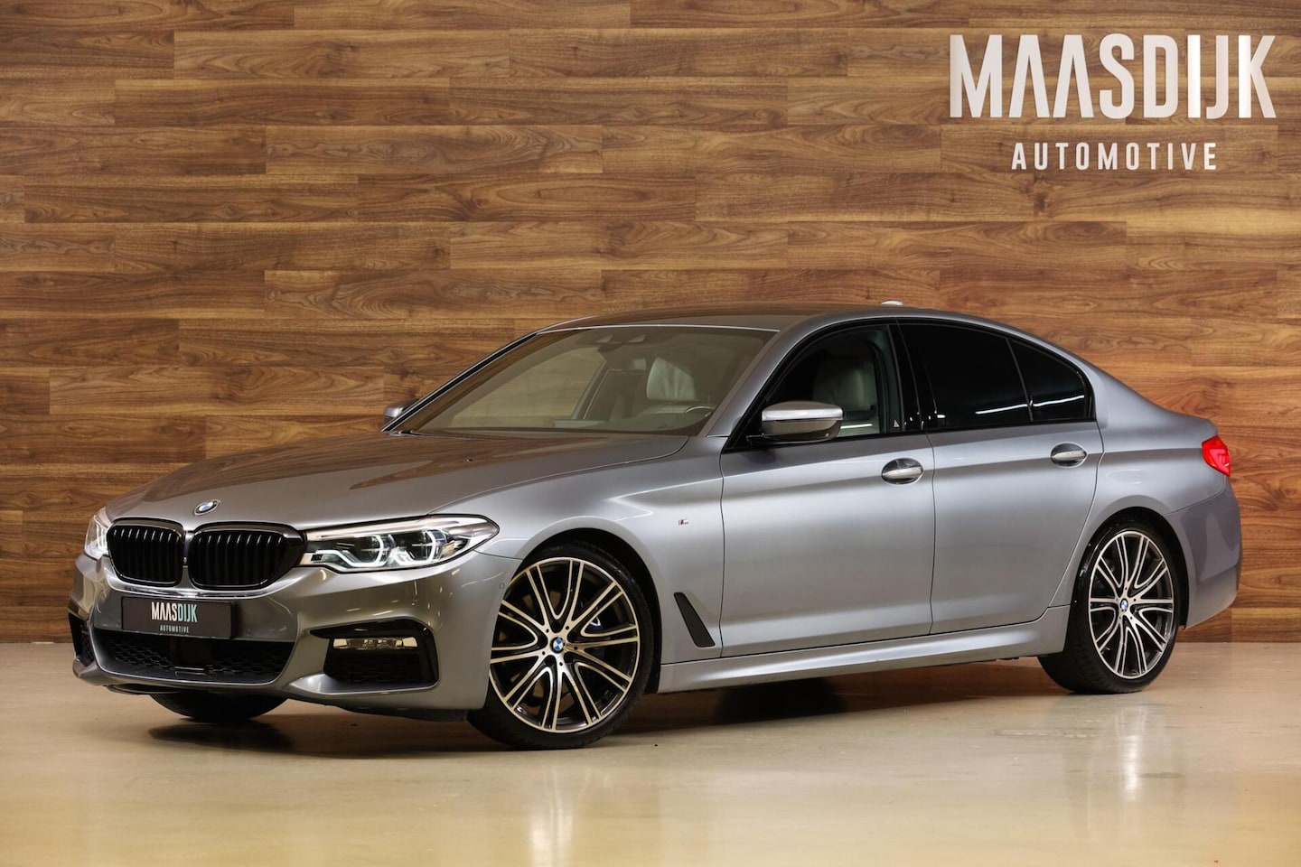 BMW 5-serie - 530d xDrive M-Sport|Individual|Copliot|360|H&K Audio| - AutoWereld.nl