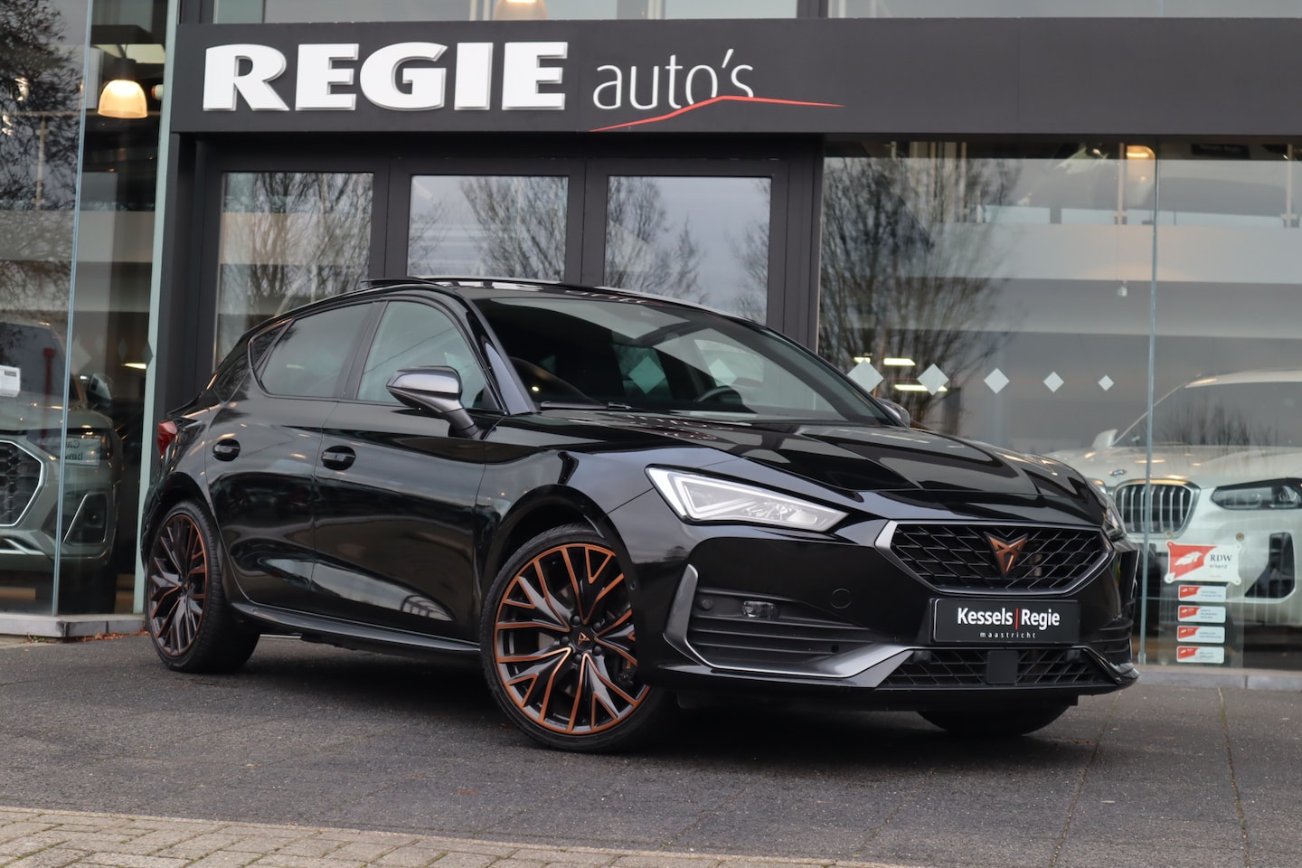CUPRA Leon - 1.4 e-Hybrid VZ Performance Pano DCC Memory Kuipstoel Keyless Ambient Camera 19 inch - AutoWereld.nl