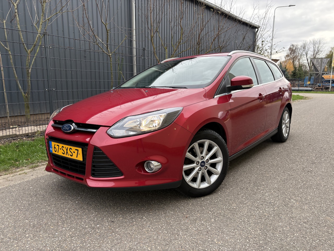 Ford Focus Wagon - 1.6 TI-VCT First Edition / AIRCO ECC / CRUISE / STOELVERWARMING / 171dkm! NAP! - AutoWereld.nl