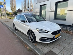 SEAT Leon - 1.5 eTSI FR Pano DSG Beats FR Virtual