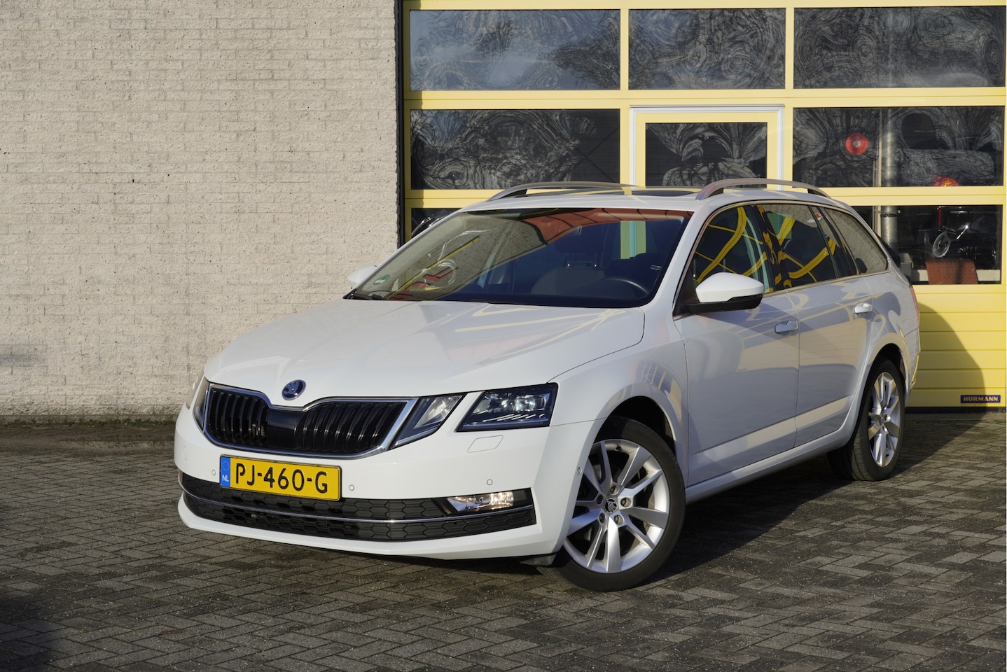 Skoda Octavia Combi - 1.0 TSI Automaat! Style BJ2017 Lmv 17" | Led | Pdc | Navi | Keyless entry | Panoramadak | - AutoWereld.nl