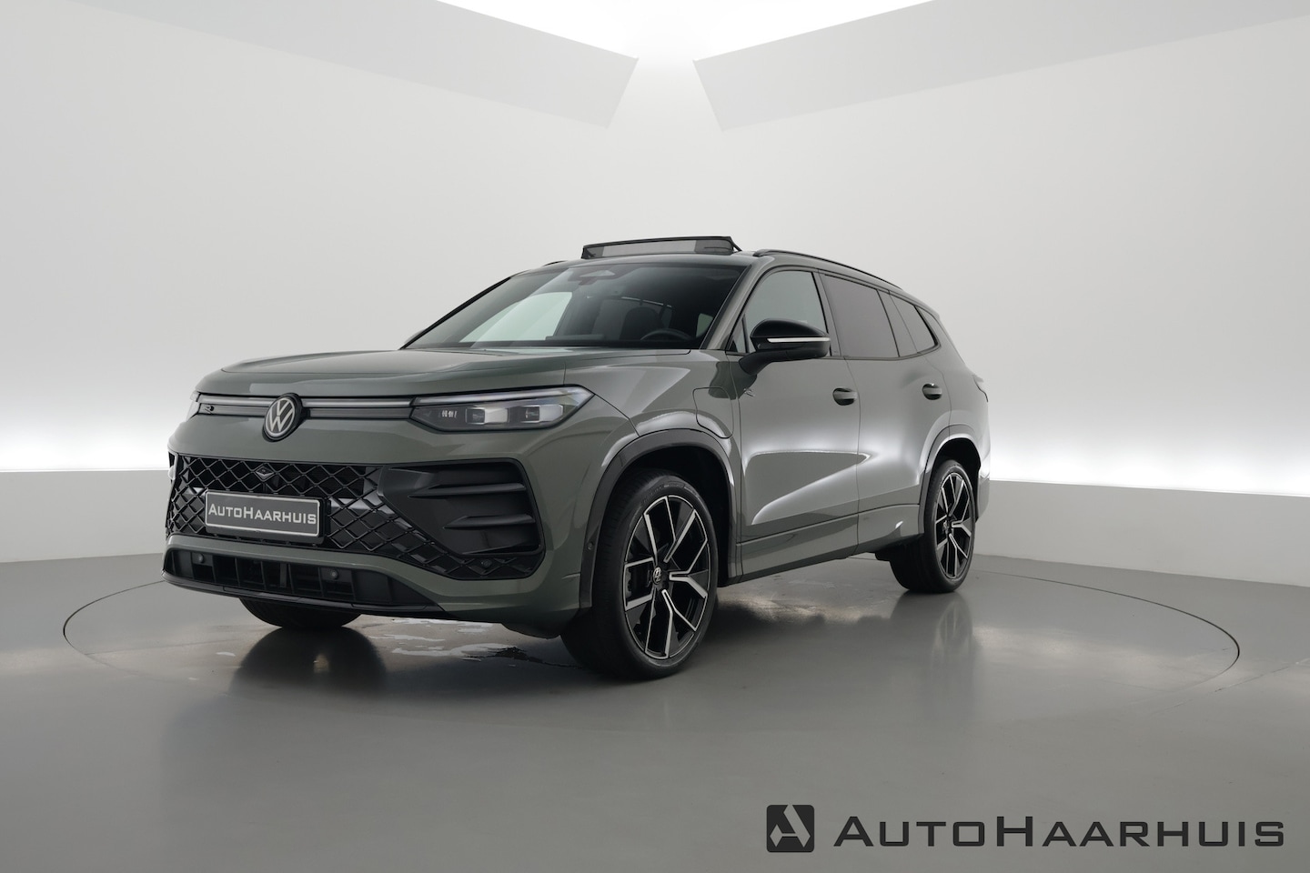 Volkswagen Tayron - 1.5 eHybrid R-Line 272pk | Pano | HUD | Harman Kardon | Massage | Keyless | IQ Light | Sto - AutoWereld.nl