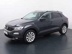 Volkswagen T-Roc - 1.0 TSI Style | 110 PK | Adaptive cruise control | Climate control | Apple Carplay/Android